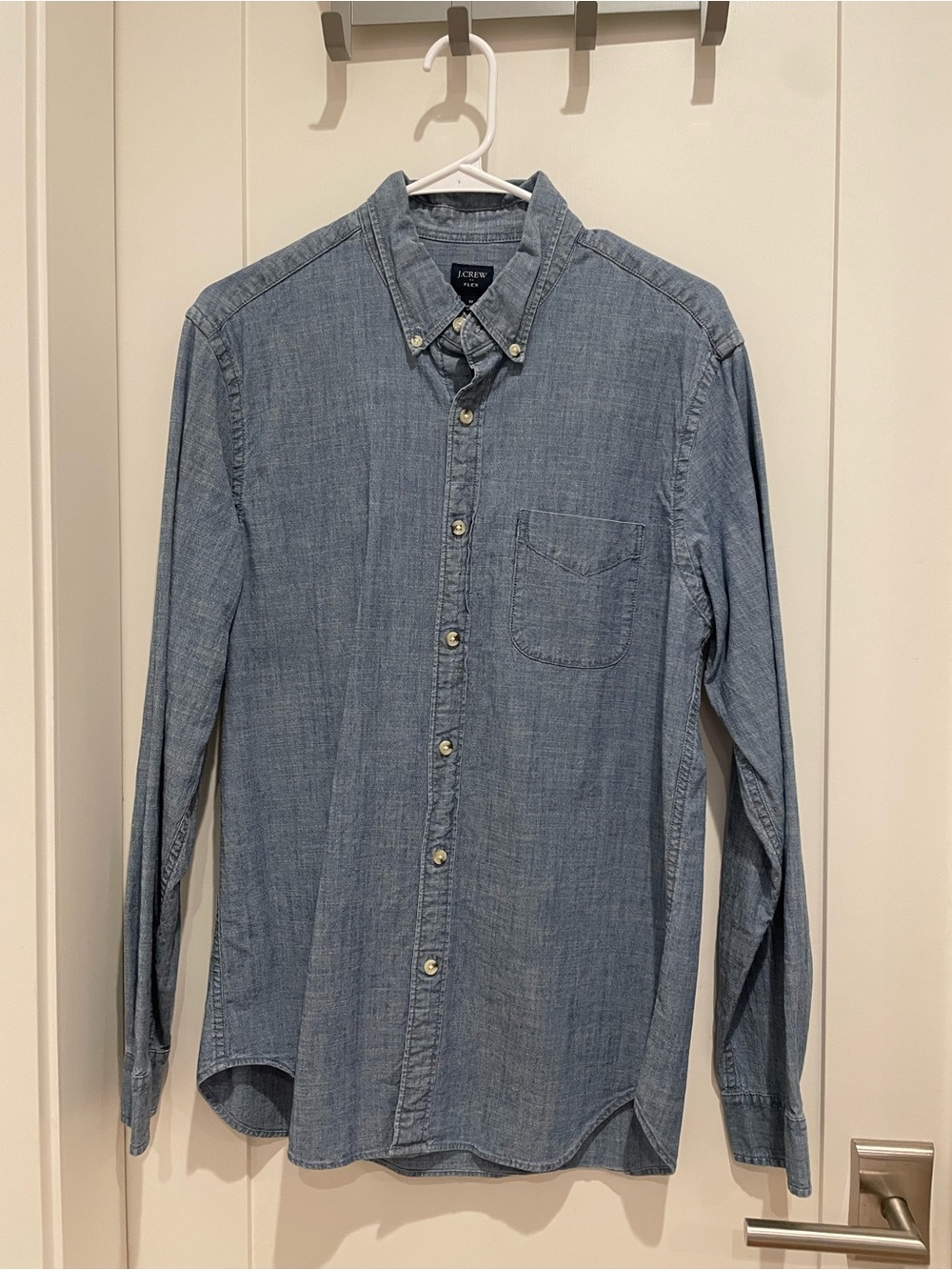 Men’s J. Crew Chambray Button-Down Shirt in Light Blue